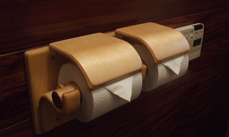 木製トイレットペーパーホルダー